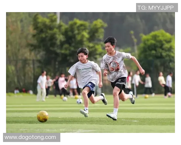 学校足球与音乐的完美融合助力学生全面发展与快乐成长